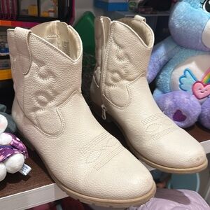 Cat & Jack Webster boots 🤍👢